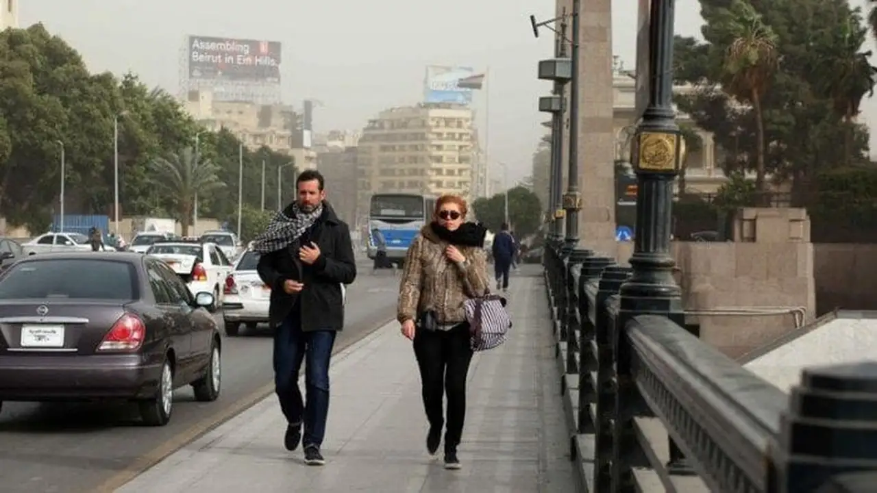 الأرصاد تحذر من تقلبات حالة الطقس وتدعو لارتداء الملابس الشتوية يوم السبت